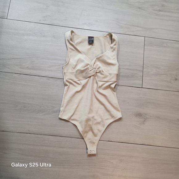 Express Cream Kids Bodysuit - Picture 1 of 7